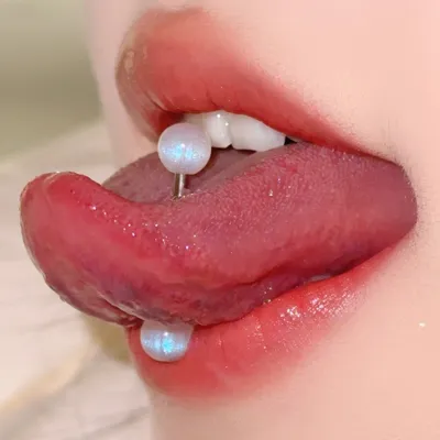 Dil piercingi rahat dizayn